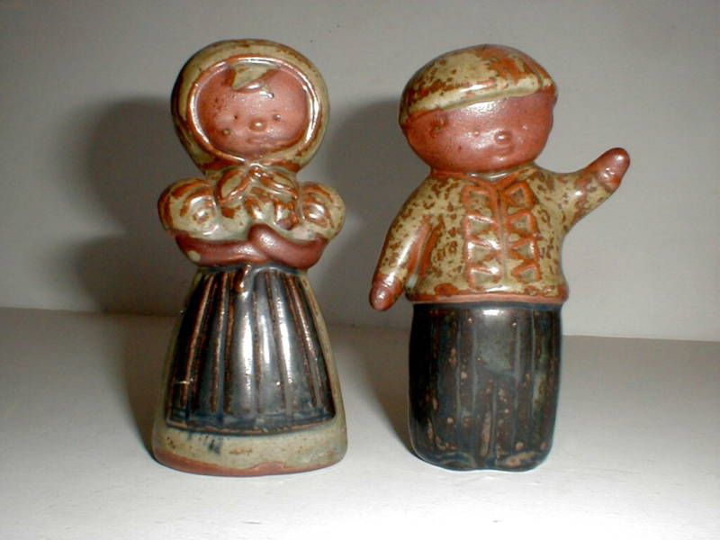 Black Memorabilia Boy/Girl Couple Salt Pepper Shakers  
