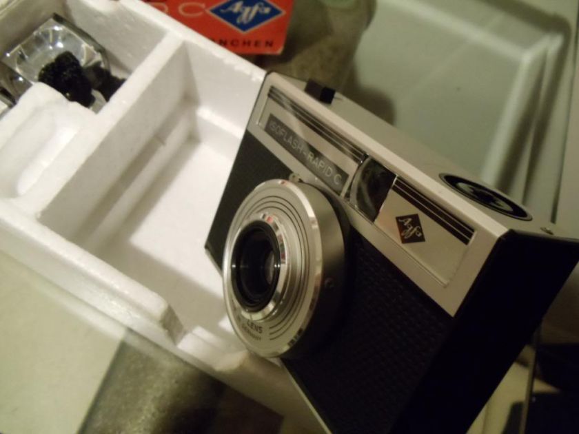 VINTAGE AGFA ISOFLASH RAPID C CAMERA W/ FILM BULBS  